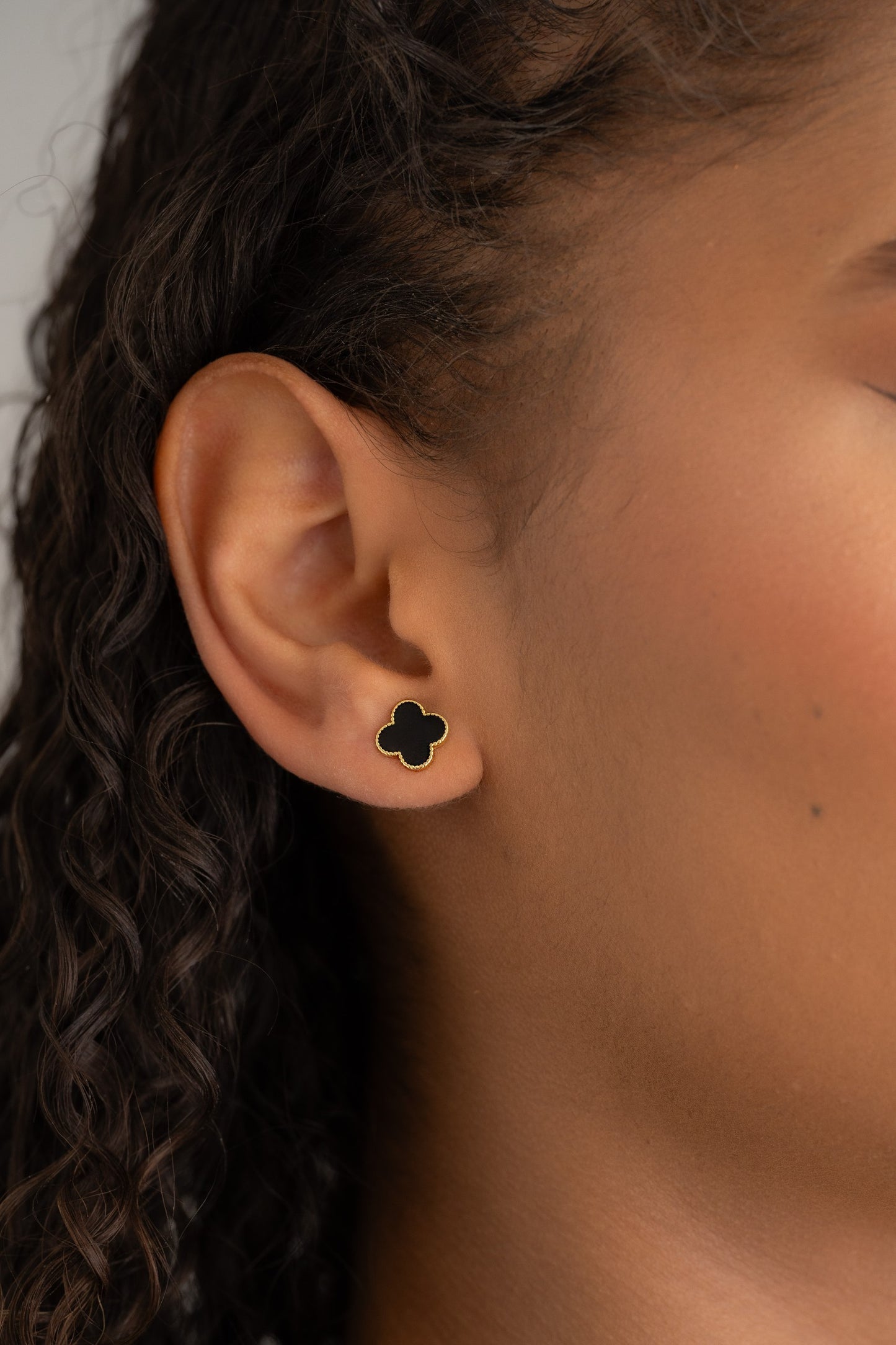 Arete Clover Negro