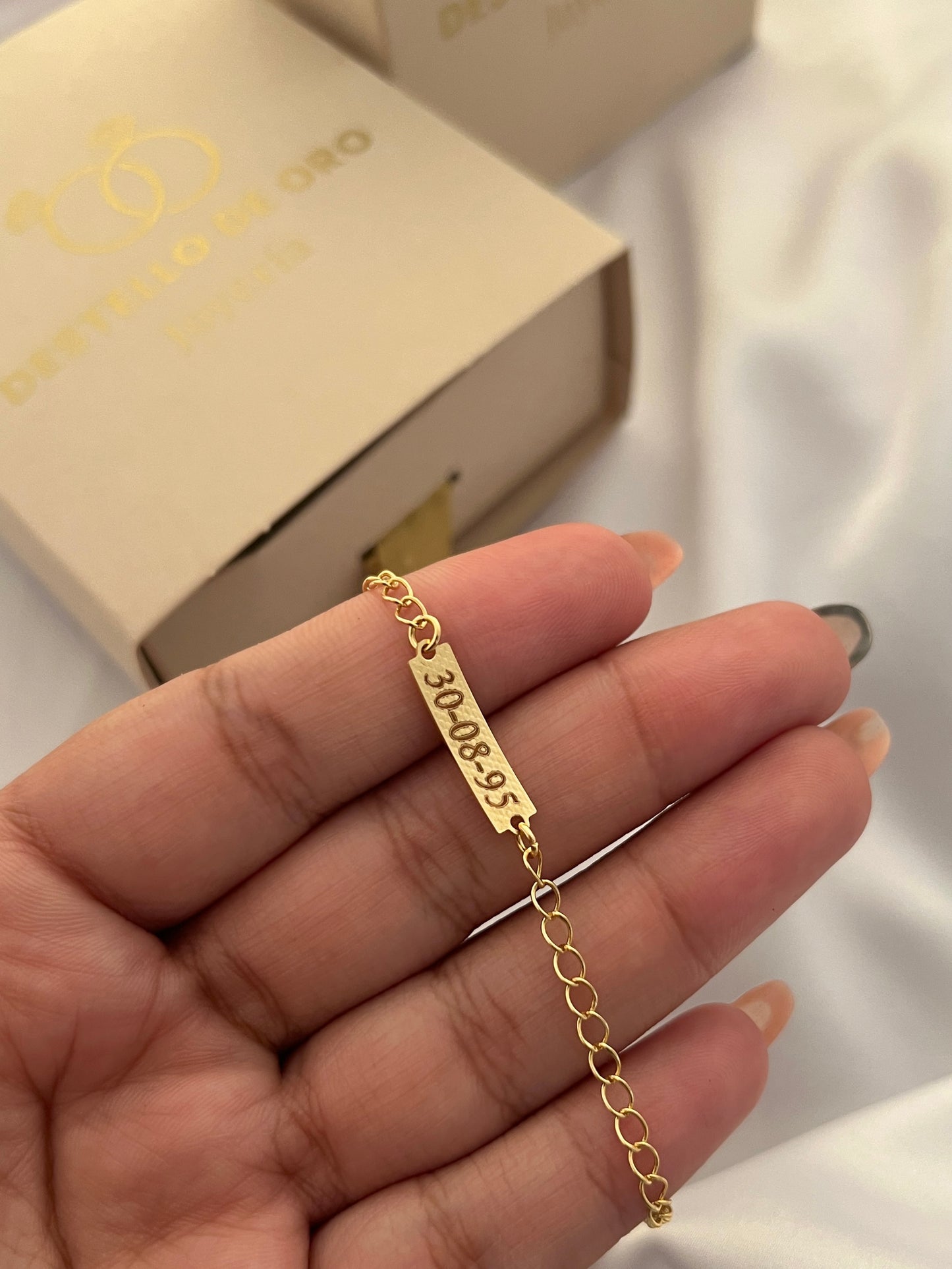 Pulsera Aros En Placa | 16 Cm