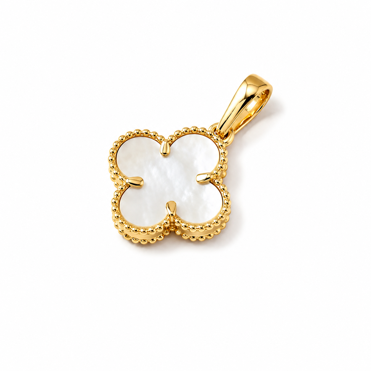 Dije Clover Blanco
