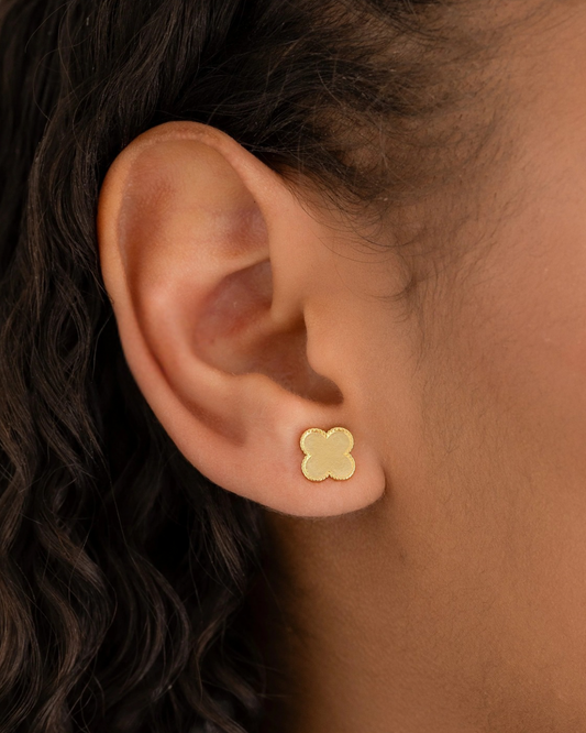 Arete Clover Dorado Liso
