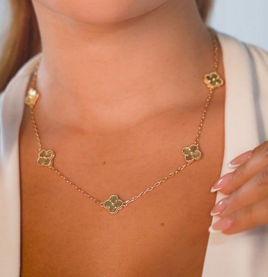 Collar Clover Dorado