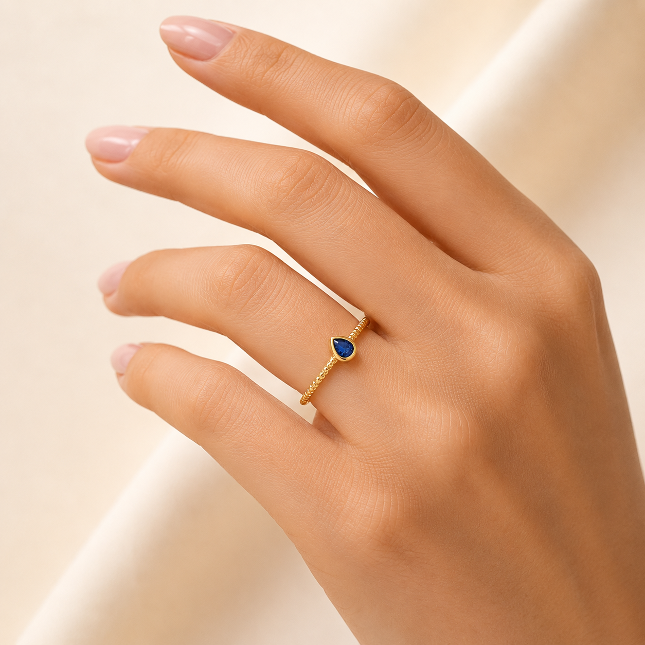 Anillo Gota de Zafiro