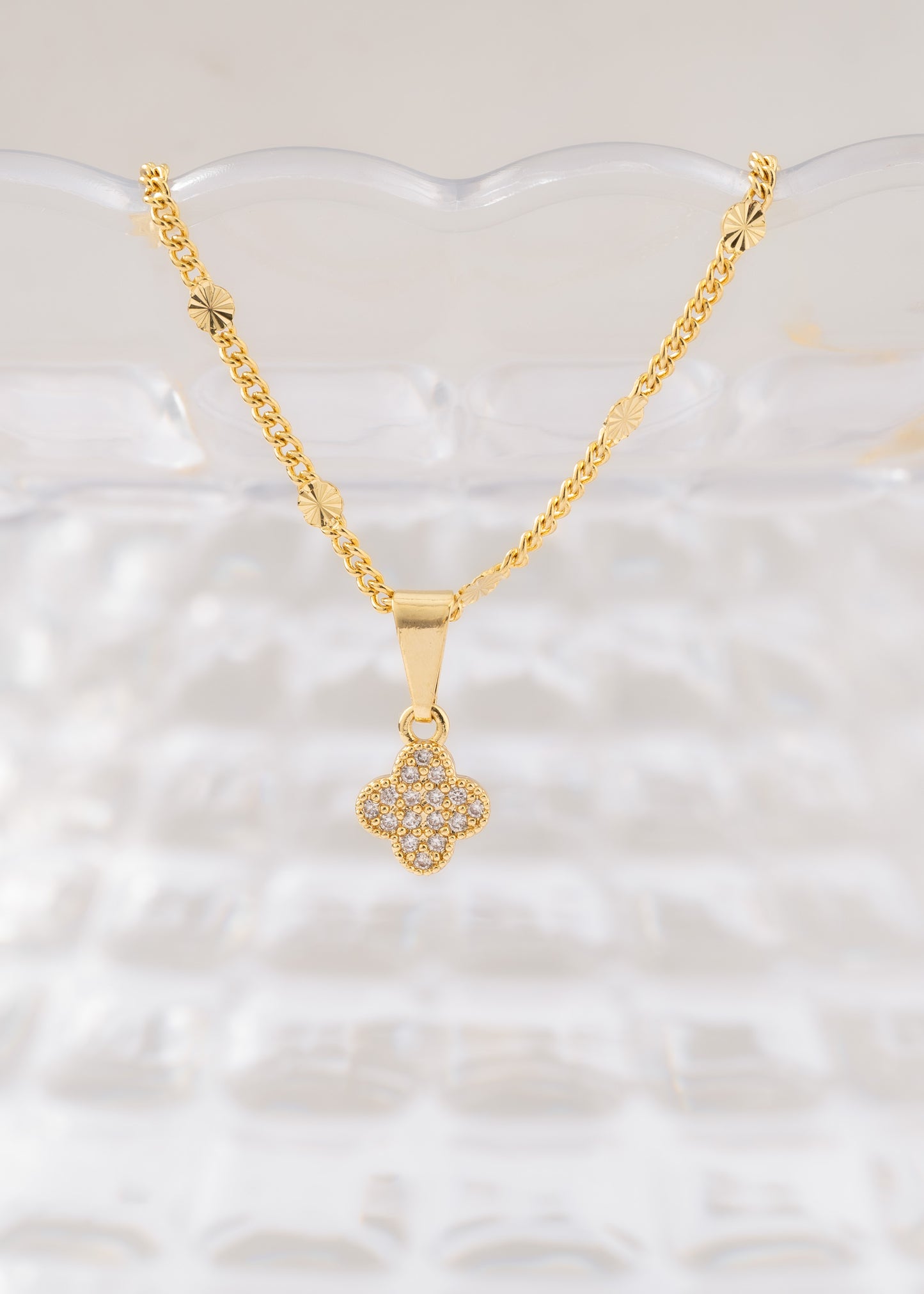 Dije Clover Circonias