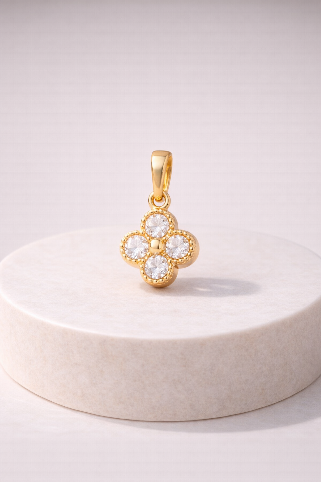 Dije Clover Motif