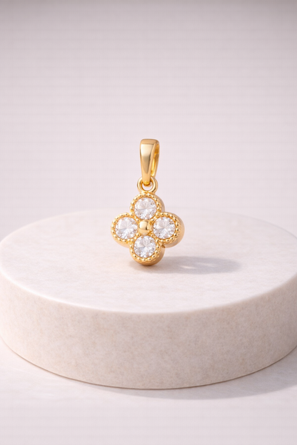 Dije Clover Motif